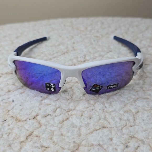 NWT Oakley Oj9008 Flak XXS Square Sunglasses Color: Matte White/Prizm Sapphire - Picture 2 of 9